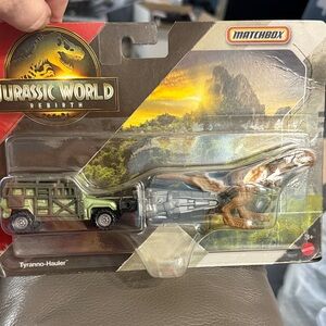 Matchbox Jurassic World Tyranno-Hauler
